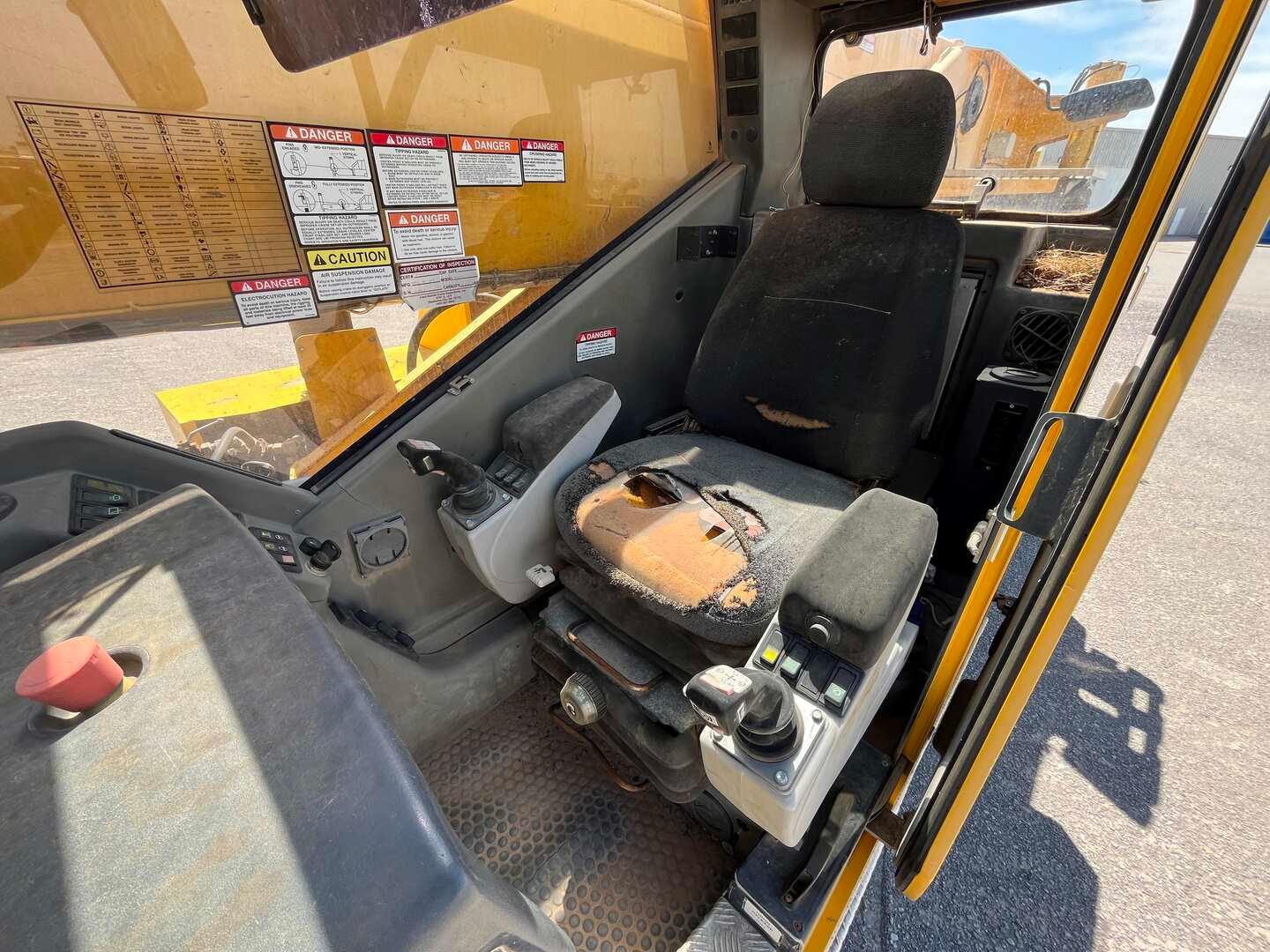 2011 GROVE TMS900E TRUCK CRANE