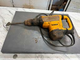 DEWALT ROTARY HAMMER