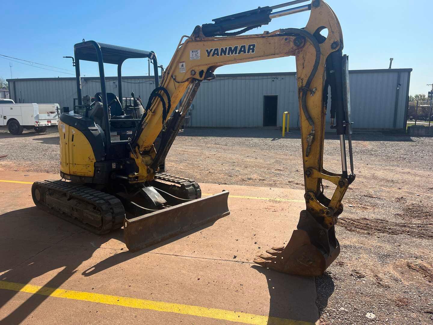YANMAR VIO35-6A MINI EXCAVATOR