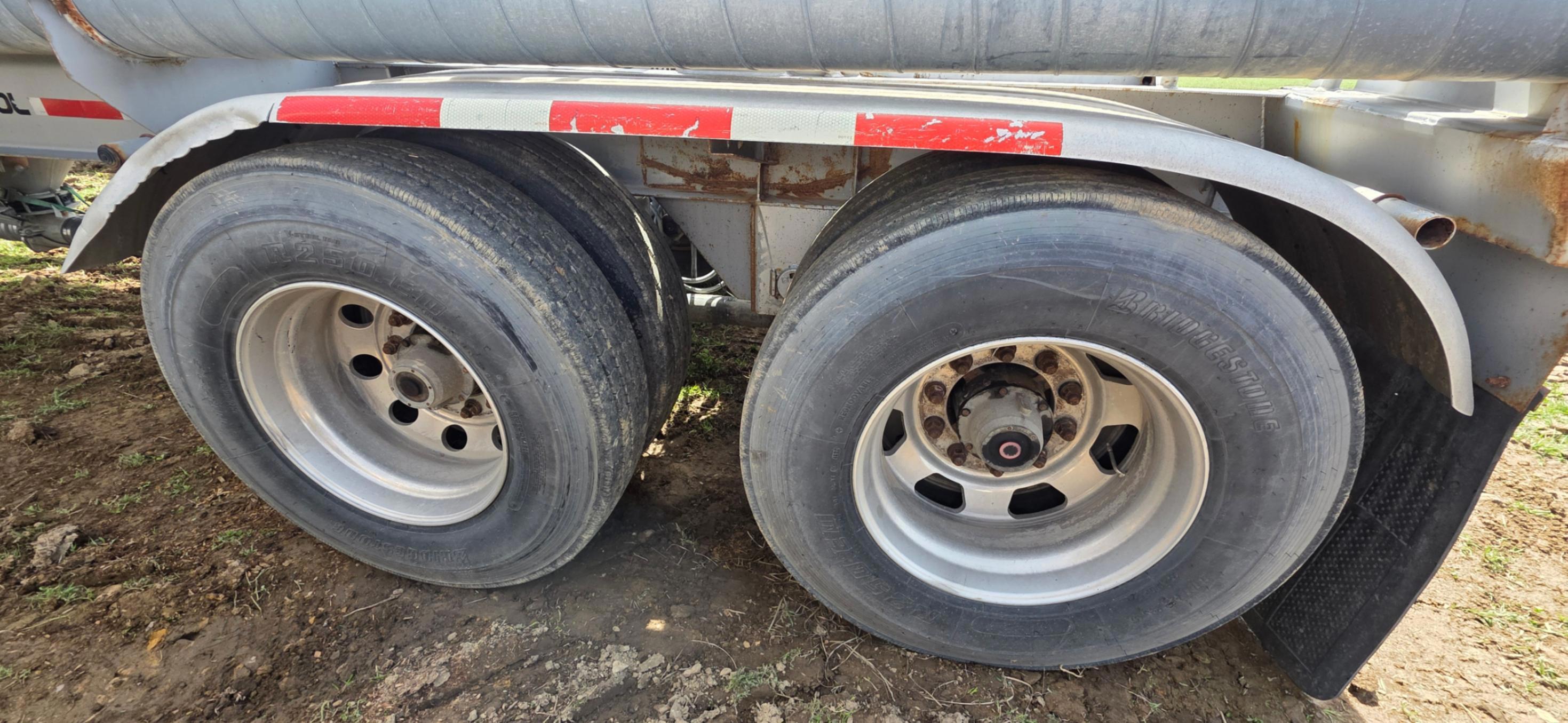 2015 TYRSOL PNEUMATIC TRAILER