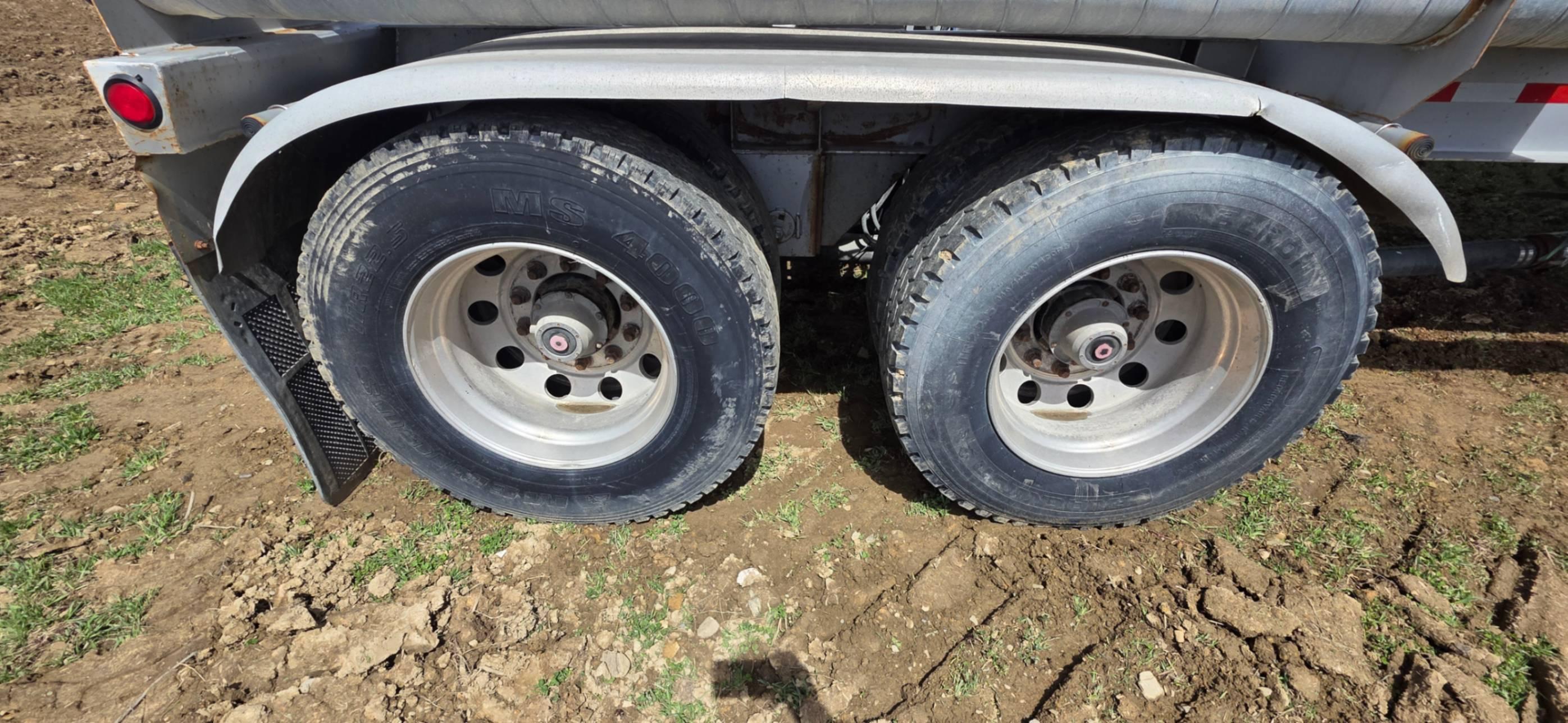 2015 TYRSOL PNEUMATIC TRAILER