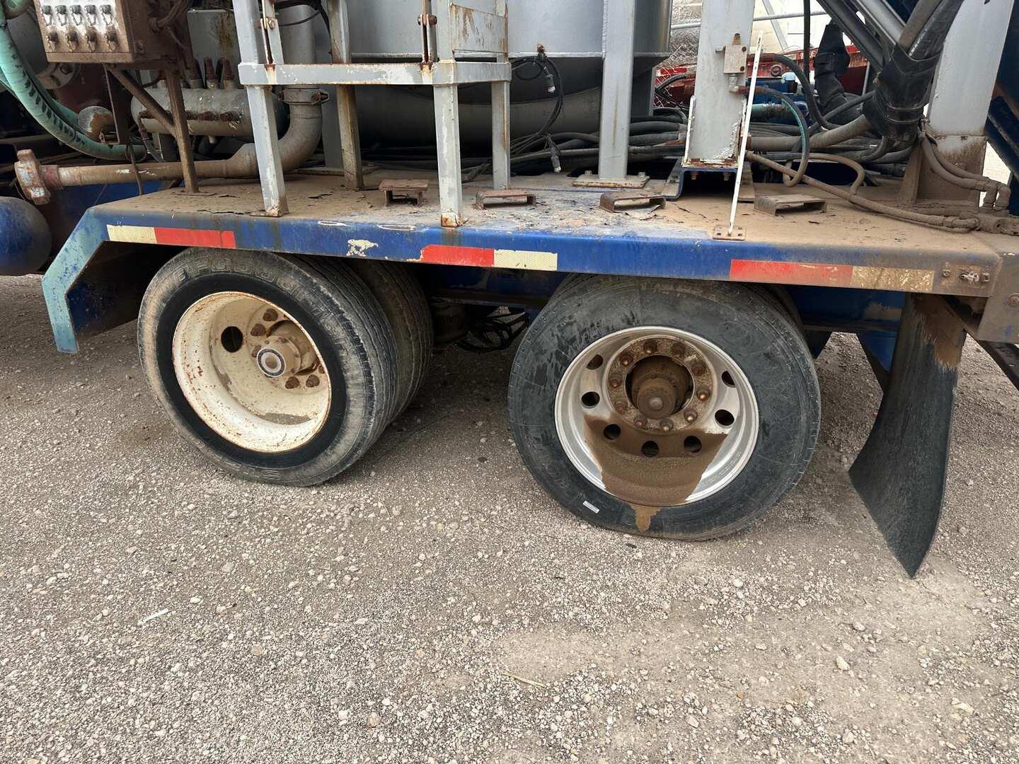 2011 MERTZ MANUFACTURING OILFIELD TRAILER