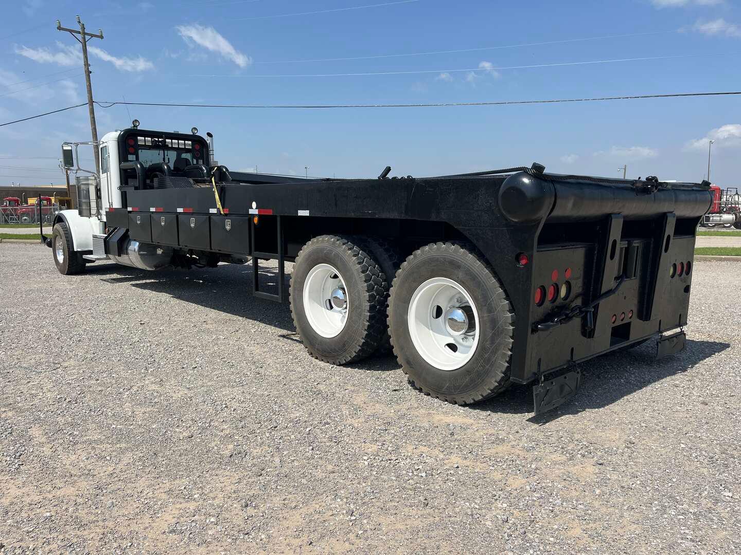2013 PETERBILT 389K OILFIELD BED TRUCK