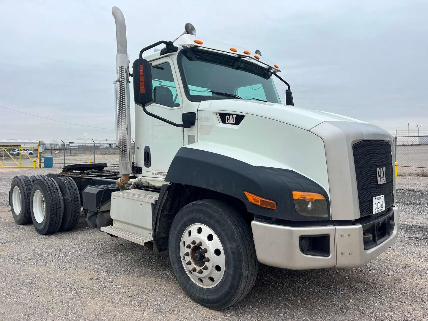 2016 CATERPILLAR CT660