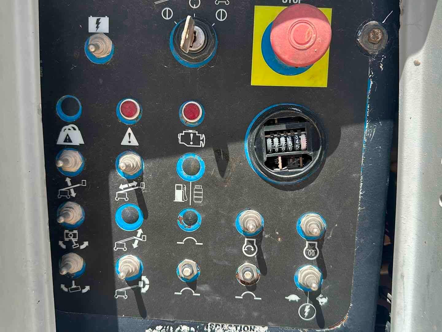 2008 GENIE S-60 MANLIFT