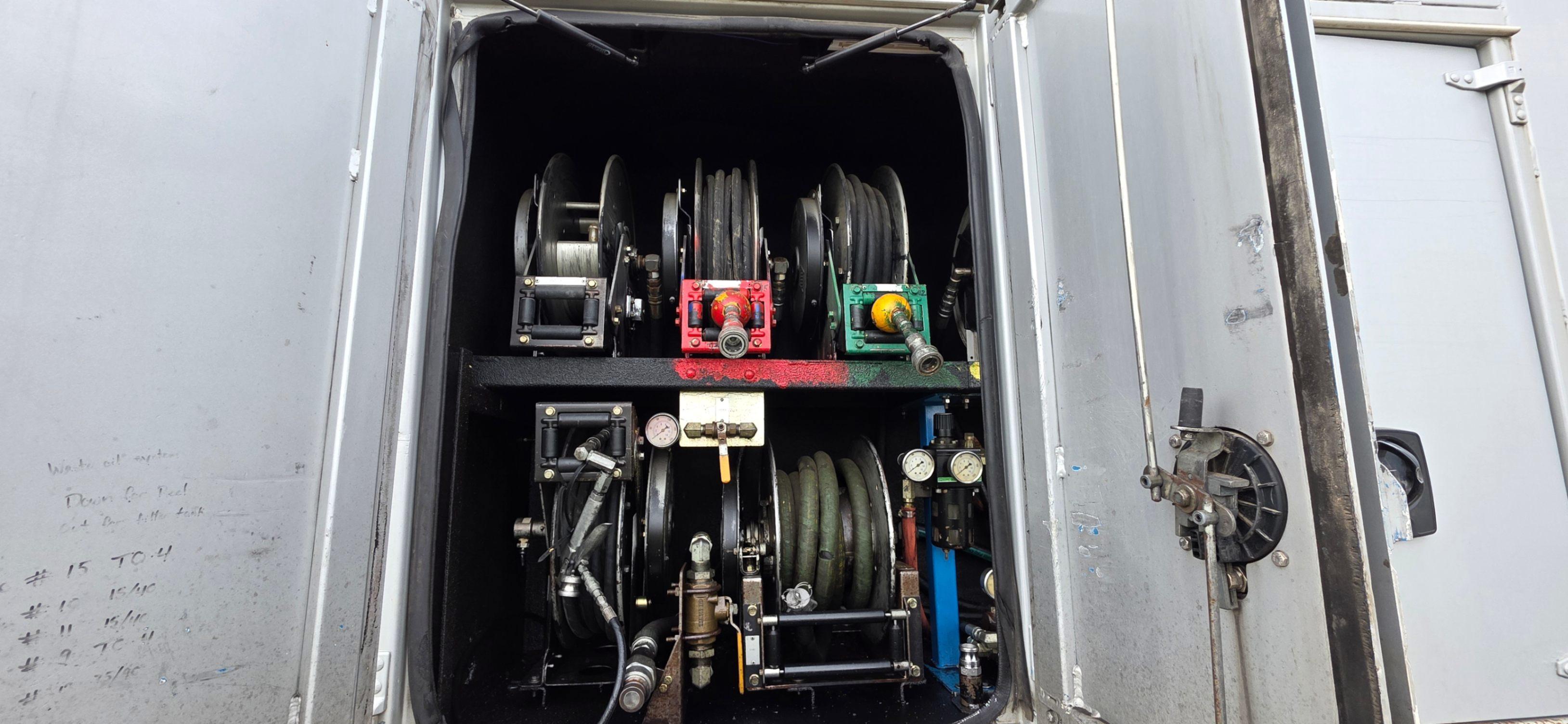 2006 STERLING LT9500 SERIES CHEMICAL TRANSPORT TRUCK