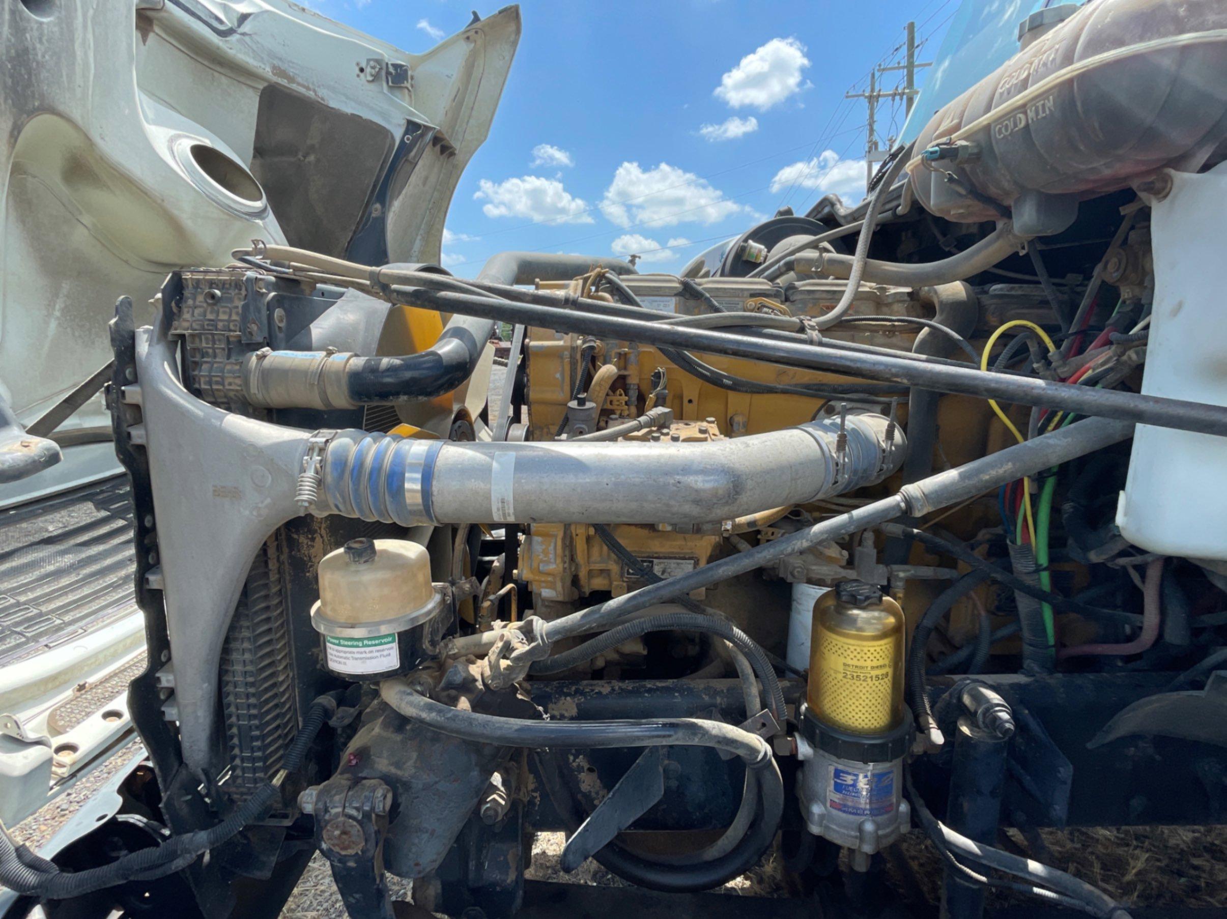 2004 FREIGHTLINER COLUMBIA