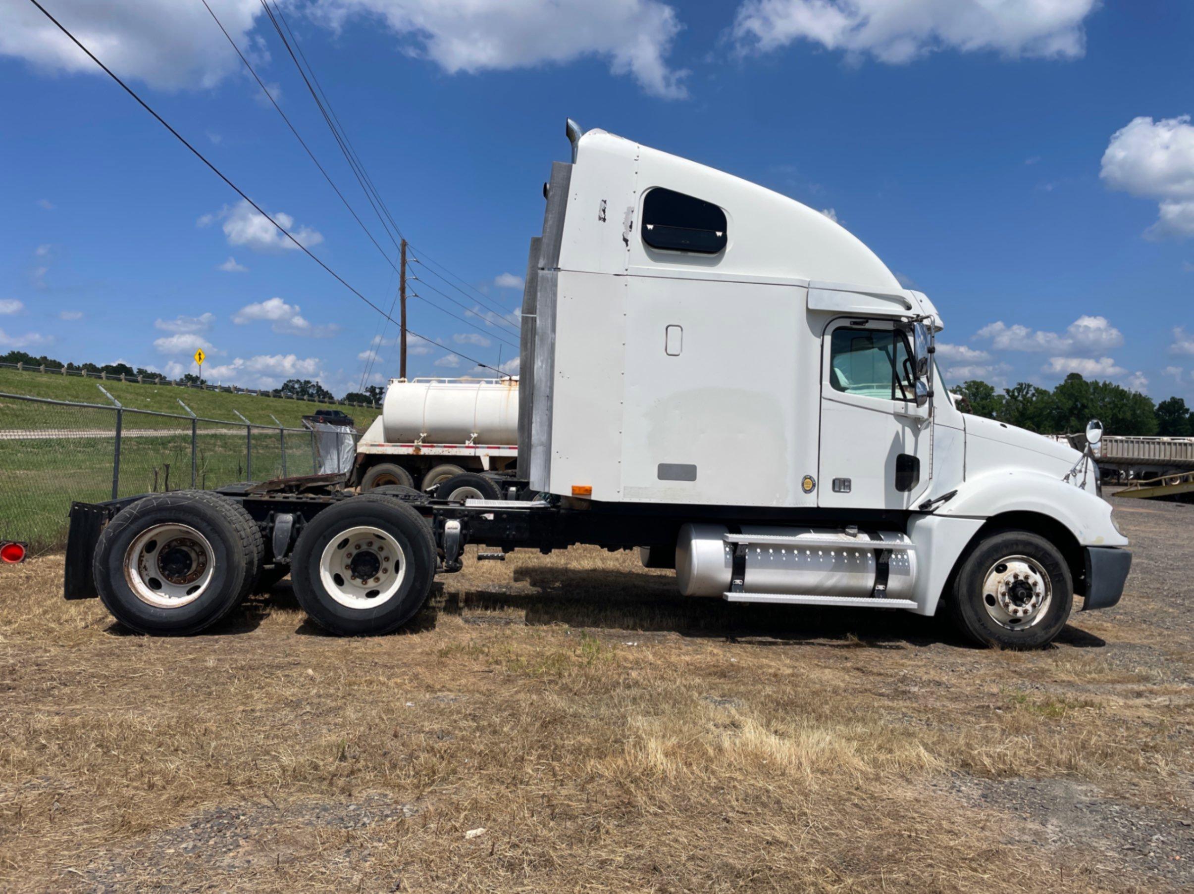 2004 FREIGHTLINER COLUMBIA