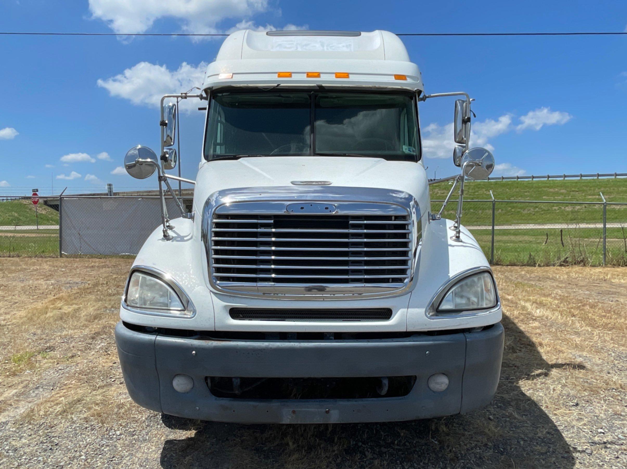 2004 FREIGHTLINER COLUMBIA
