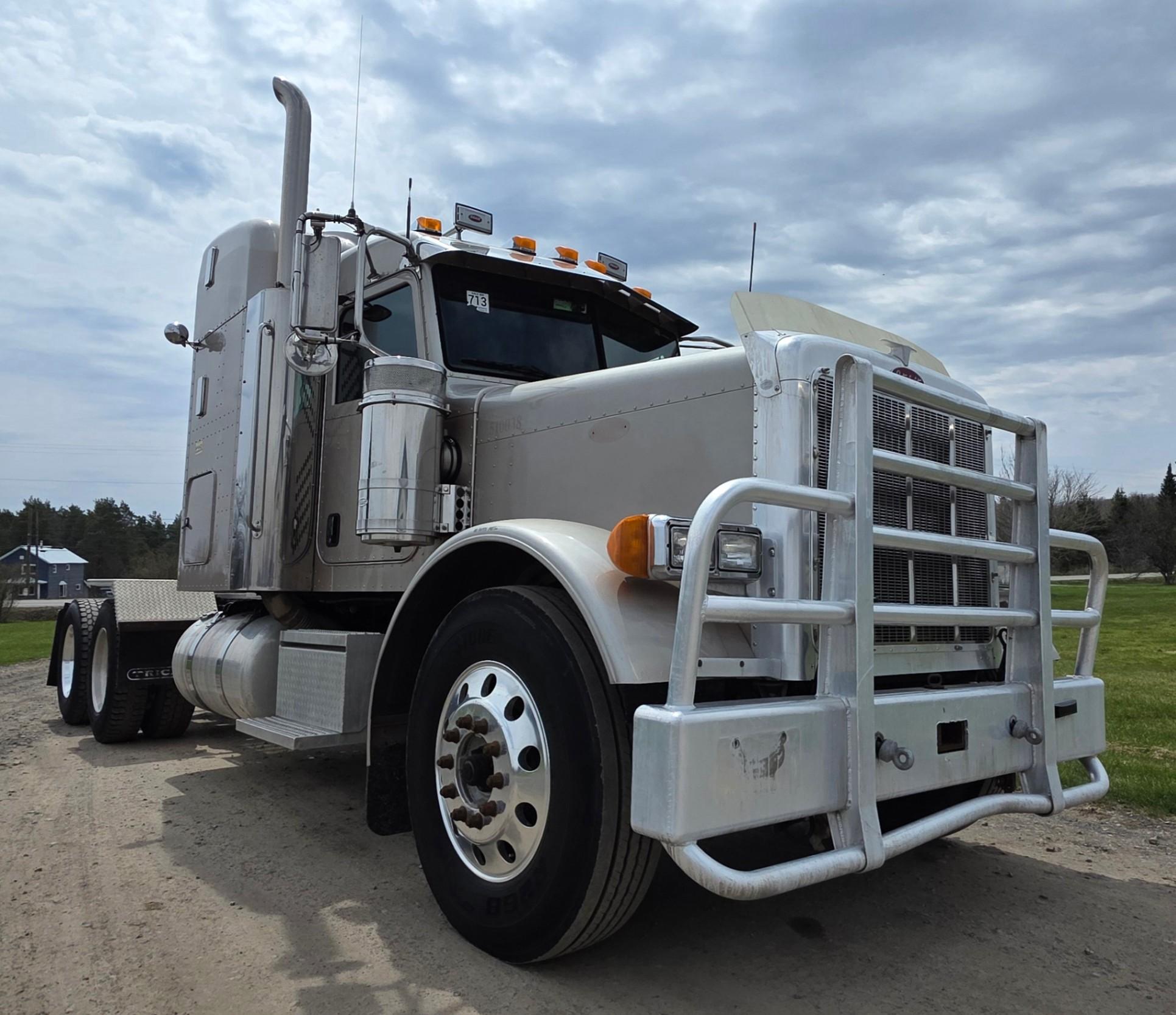 2007 PETERBILT 379 MID-ROOF SLEEPER