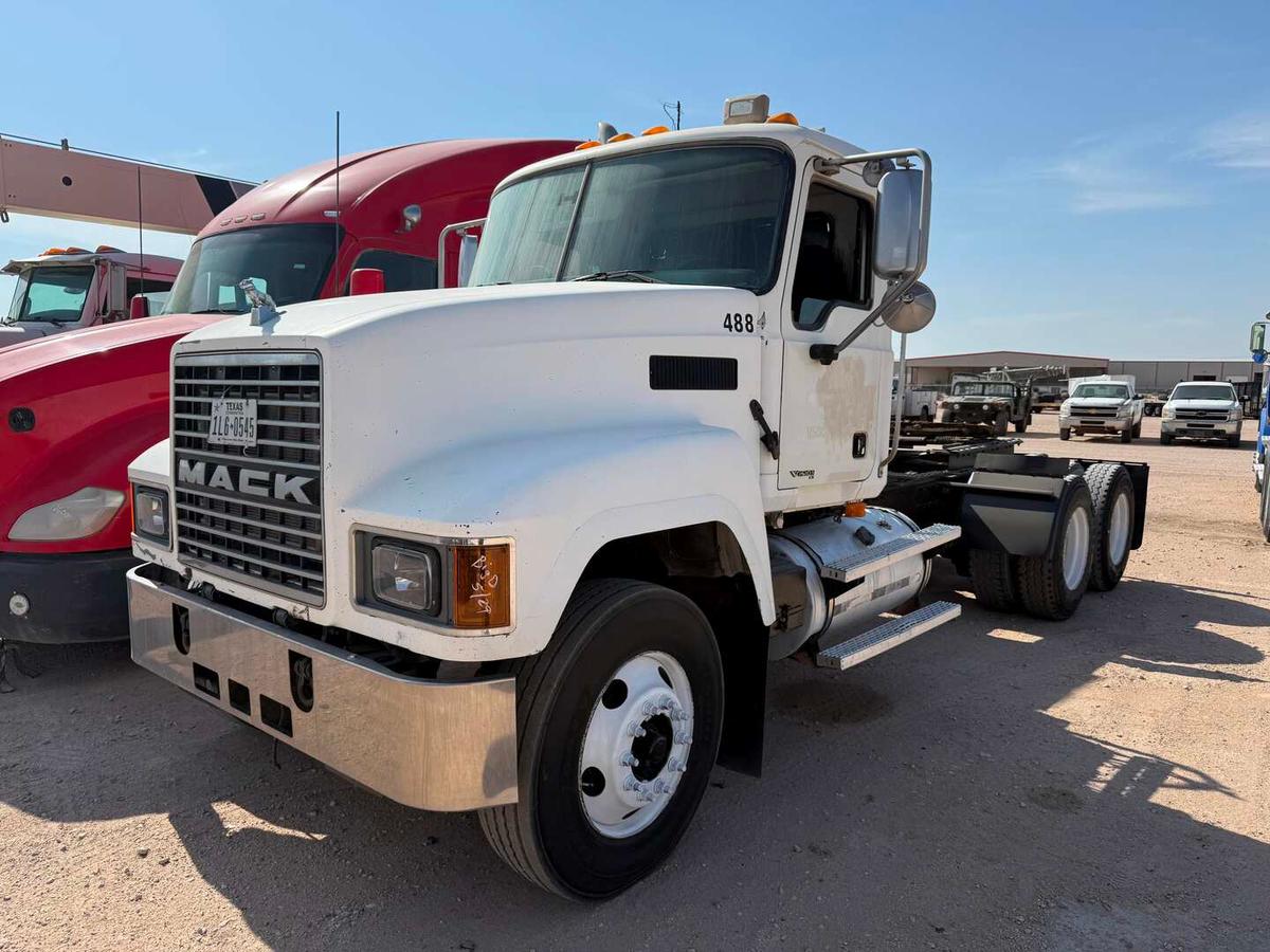 2002 MACK CH613