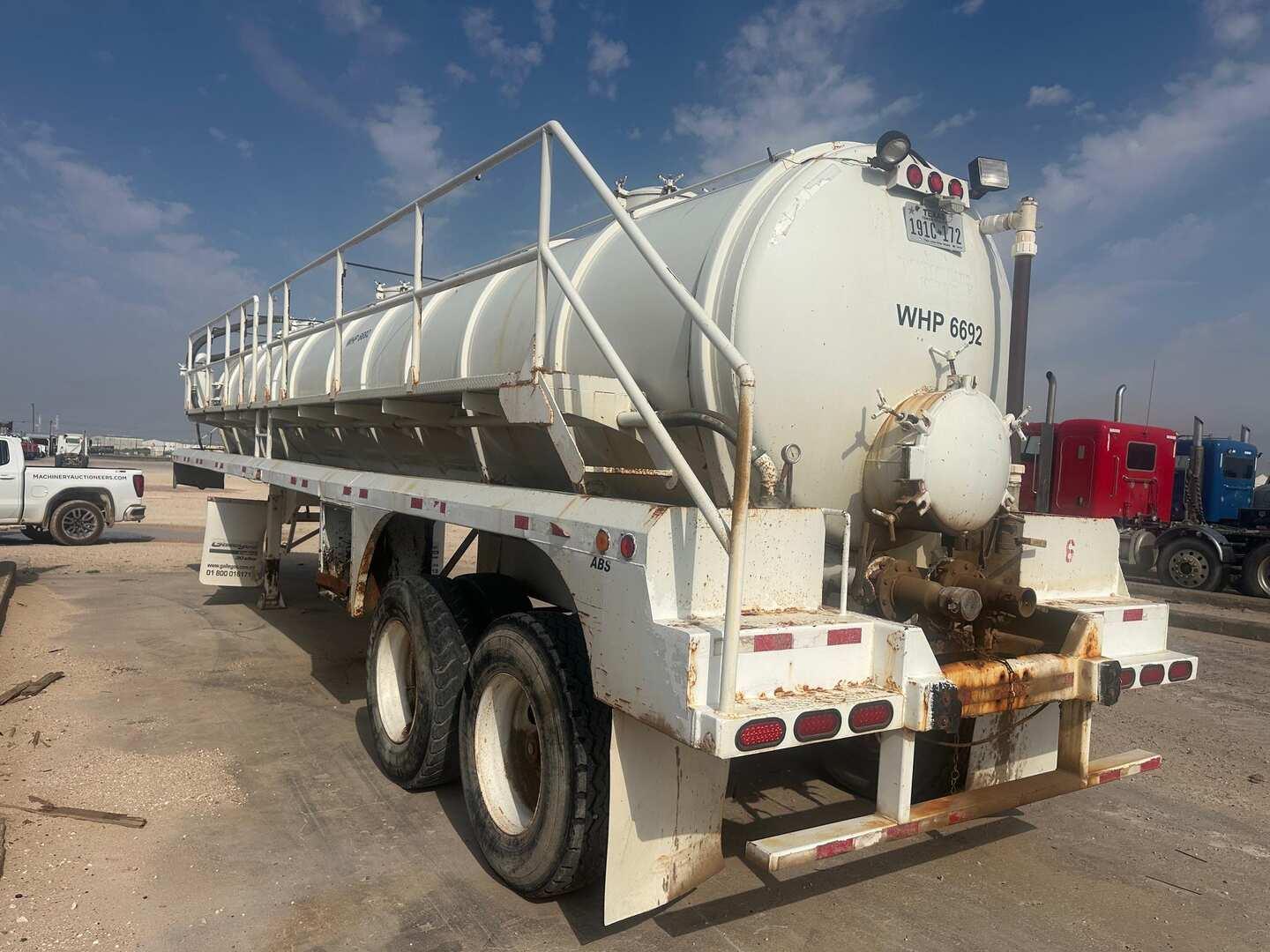 2011 C.GALLEGOS 130BBL VACUUM TRAILER