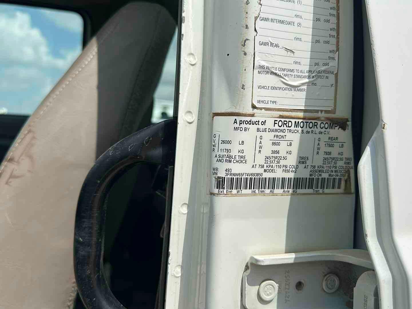 2004 FORD F-650 FLATBED