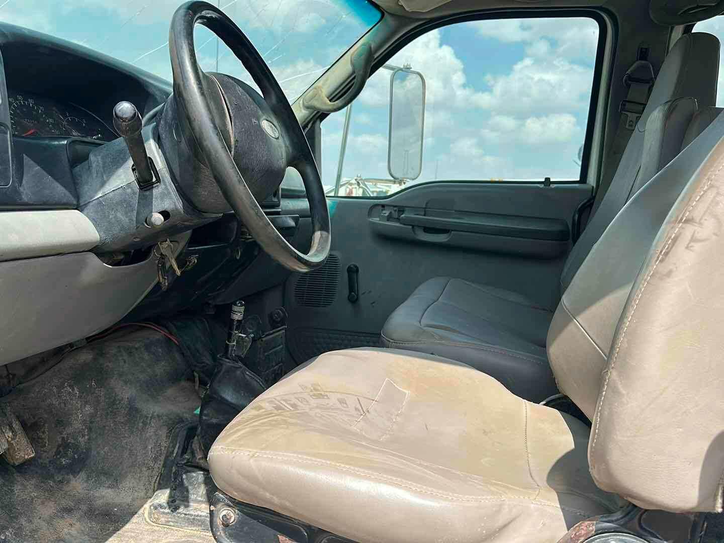 2004 FORD F-650 FLATBED