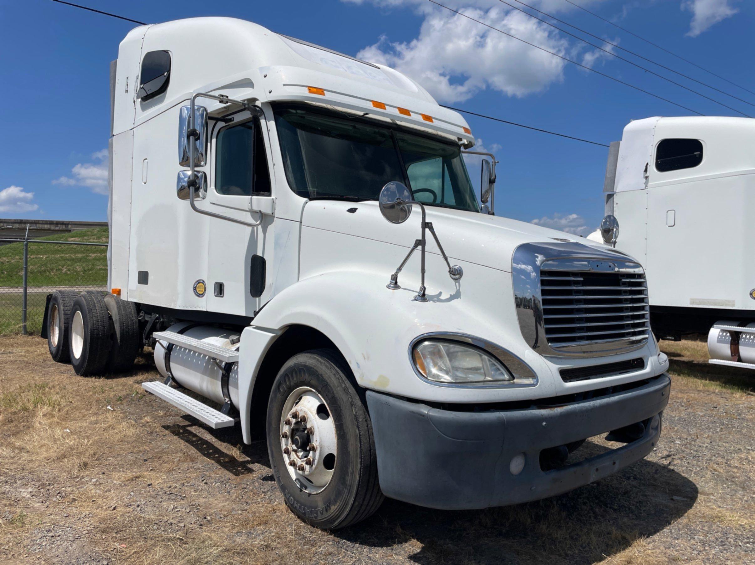 2004 FREIGHTLINER COLUMBIA