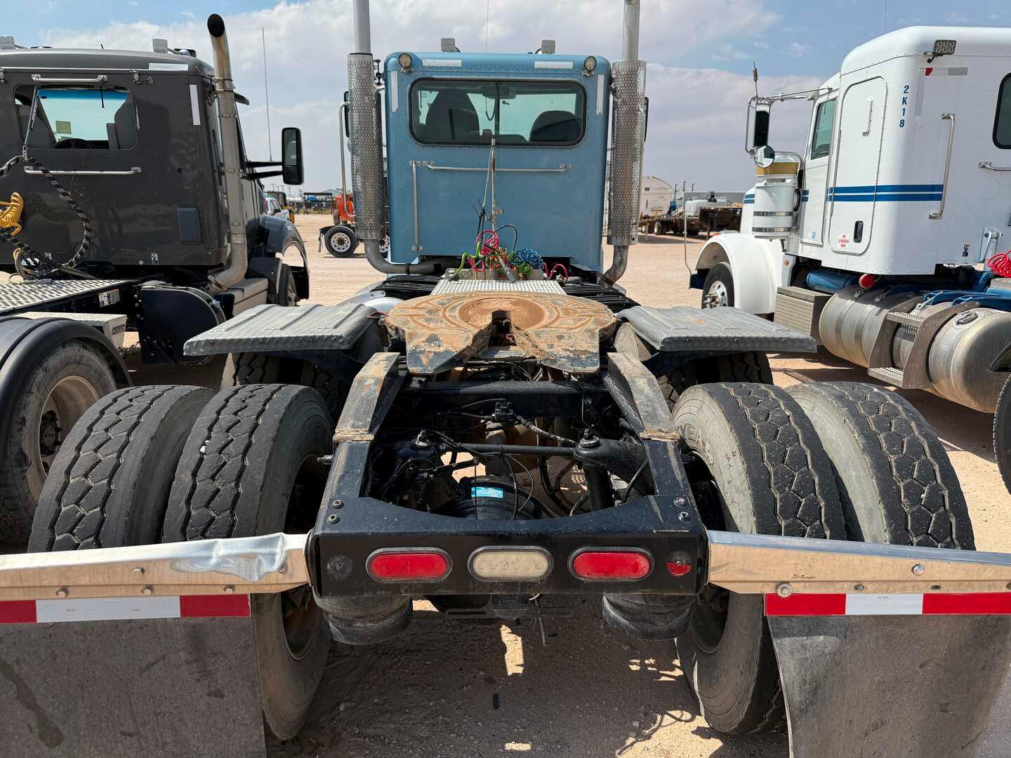 2018 PETERBILT 389 DAYCAB