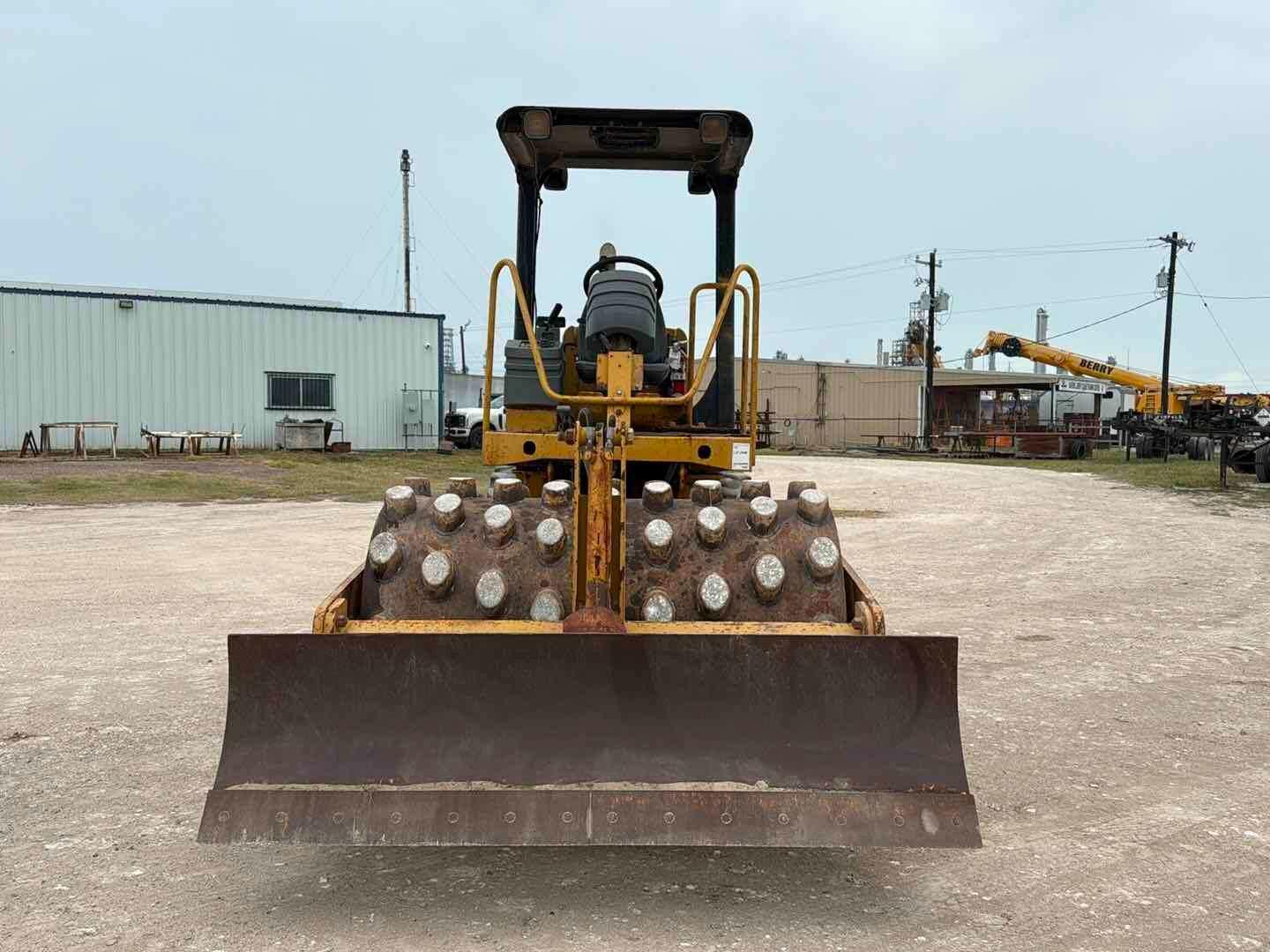 2004 CAT CP433E PADFOOT ROLLER