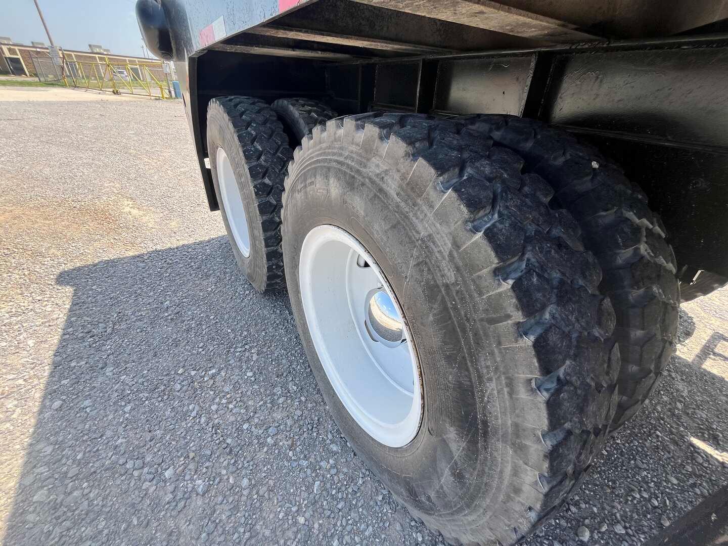 2013 PETERBILT 389K OILFIELD BED TRUCK