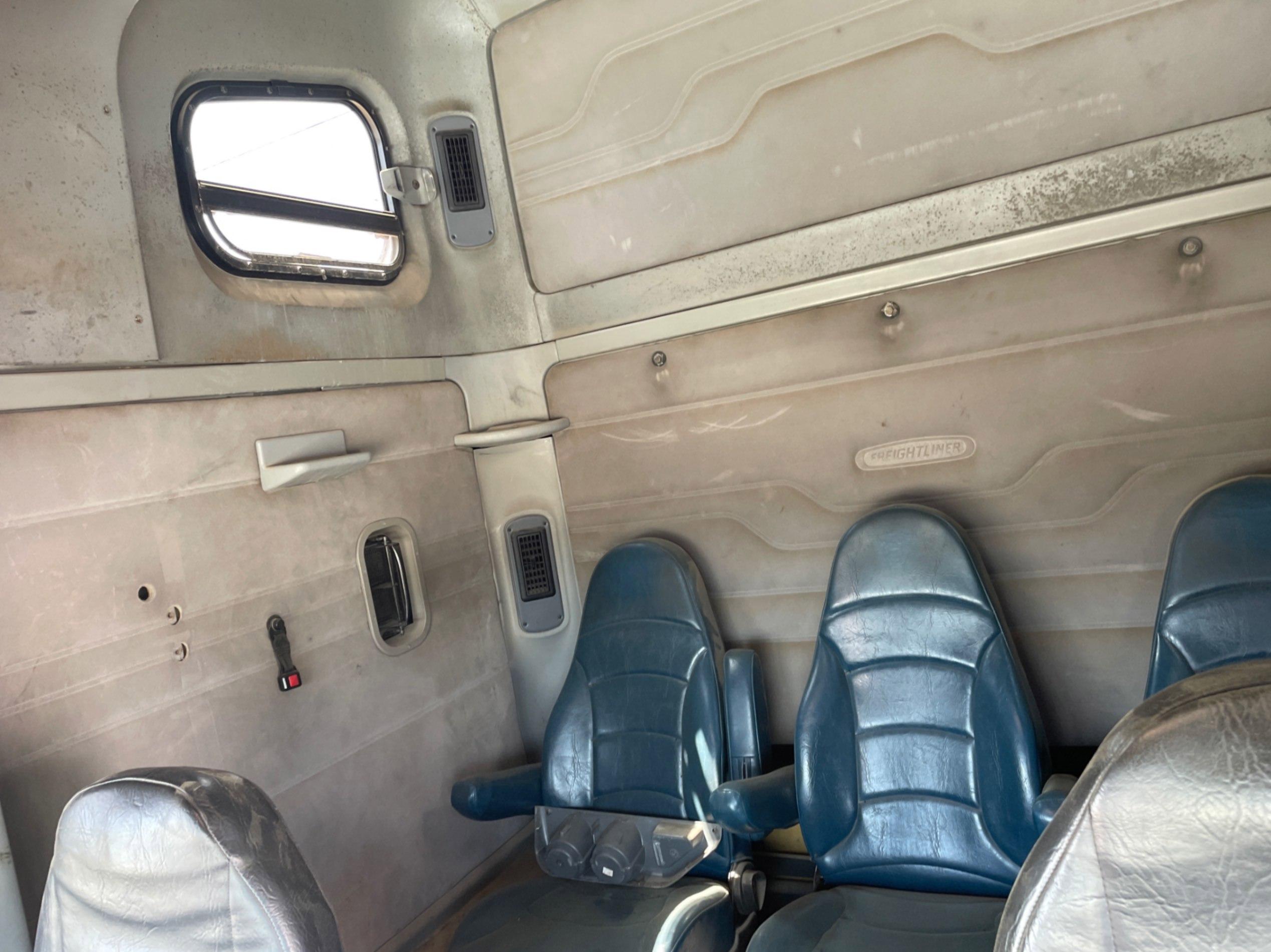 2004 FREIGHTLINER COLUMBIA