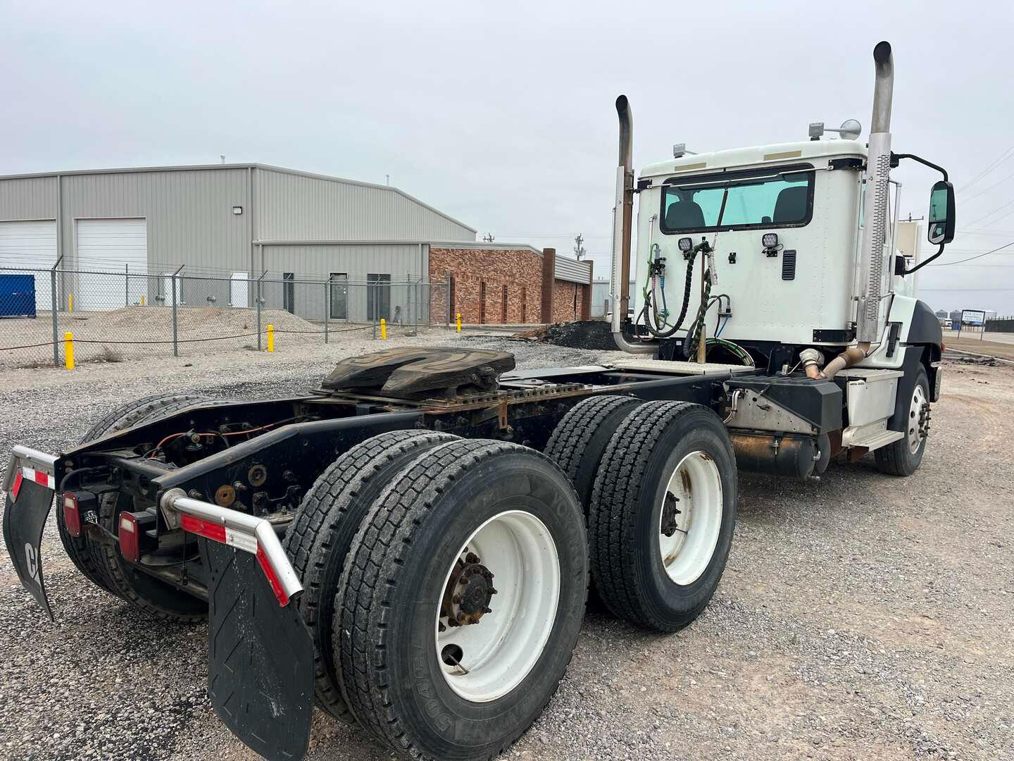 2016 CATERPILLAR CT660