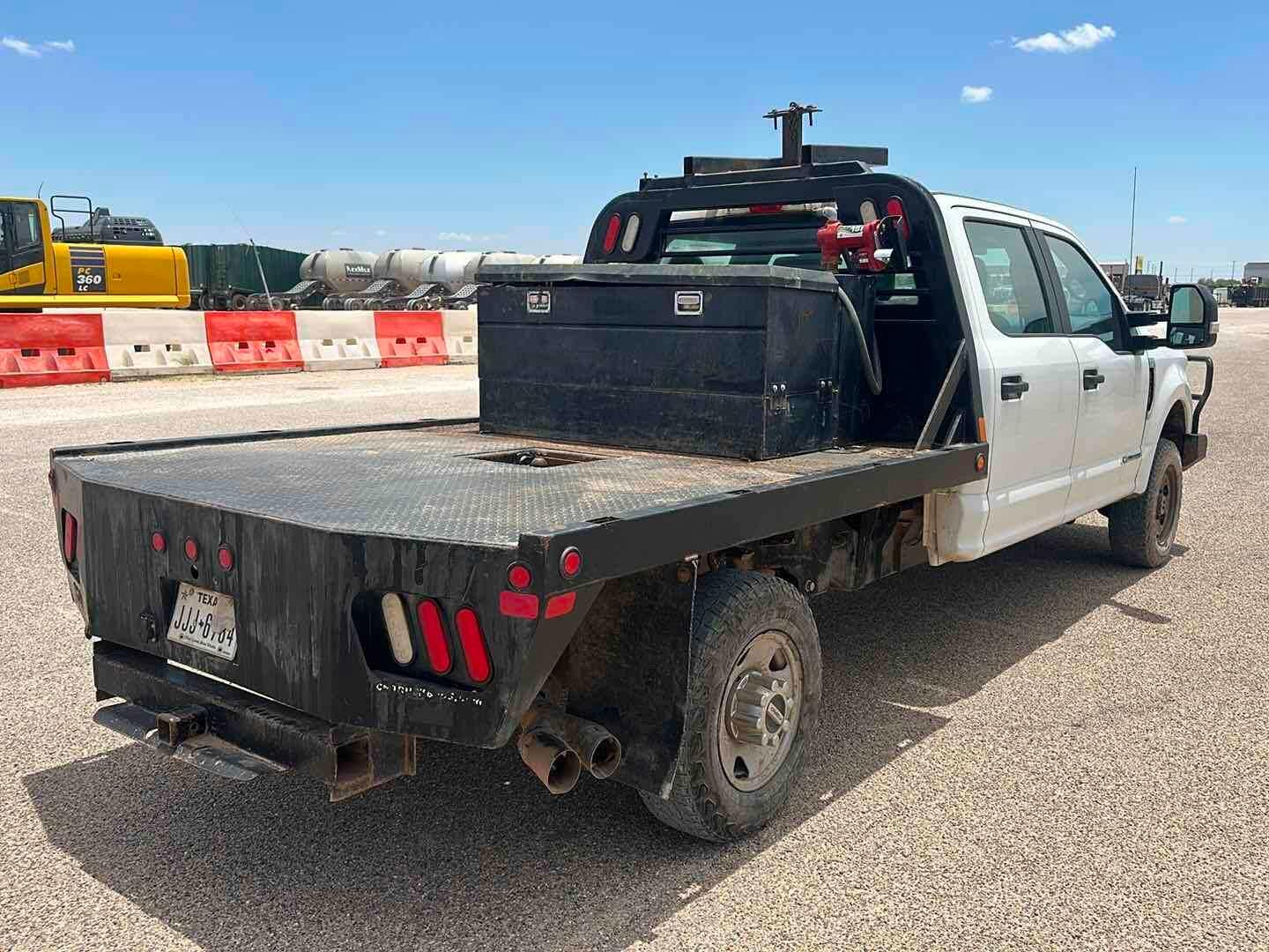 2017 FORD F-350 FLATBED