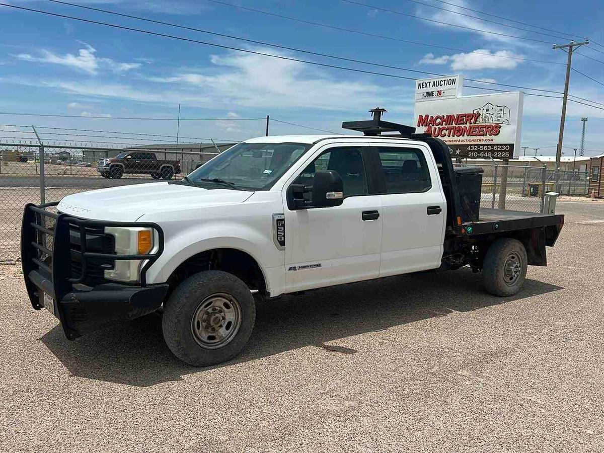 2017 FORD F-350 FLATBED