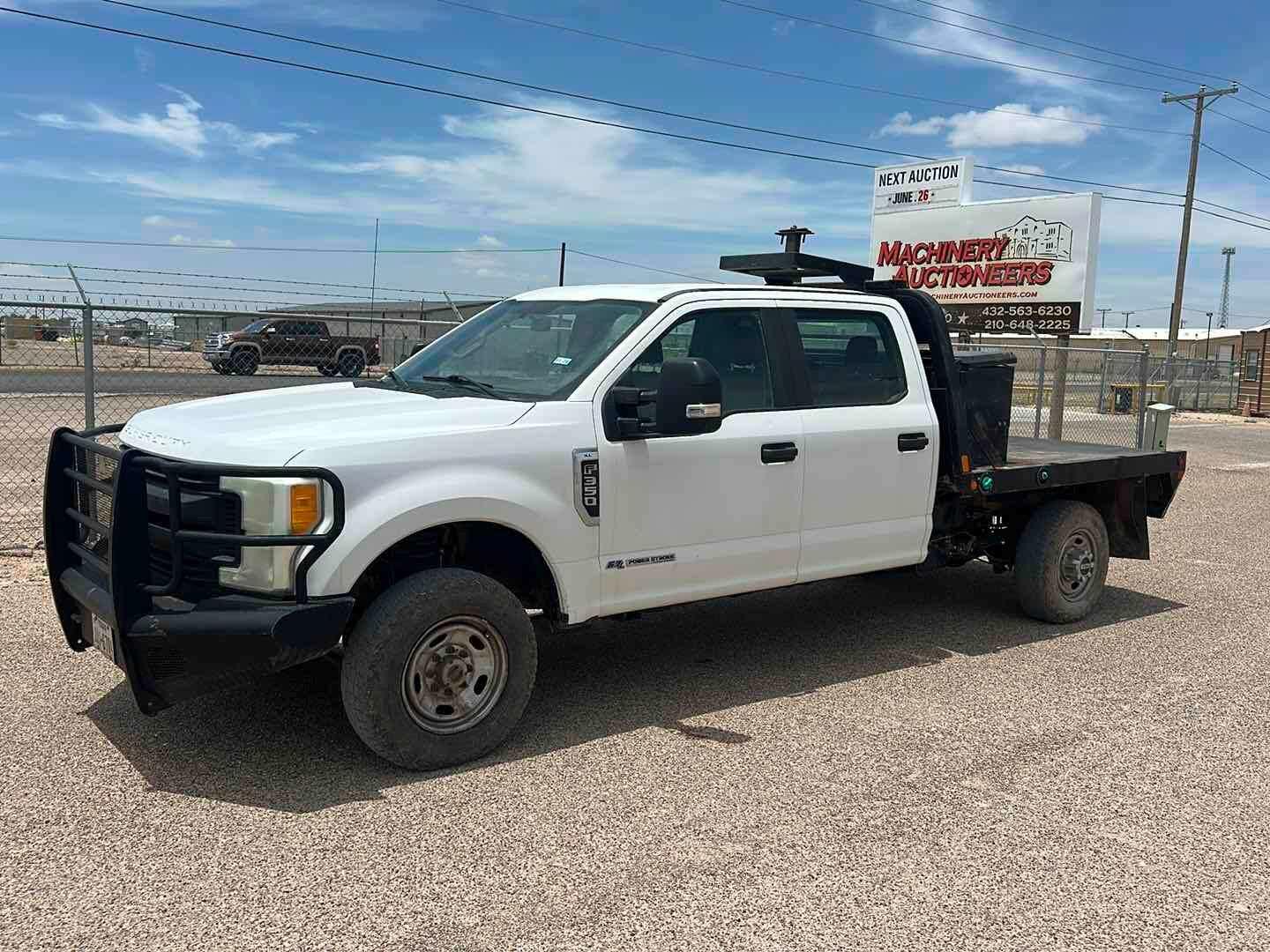 2017 FORD F-350 FLATBED