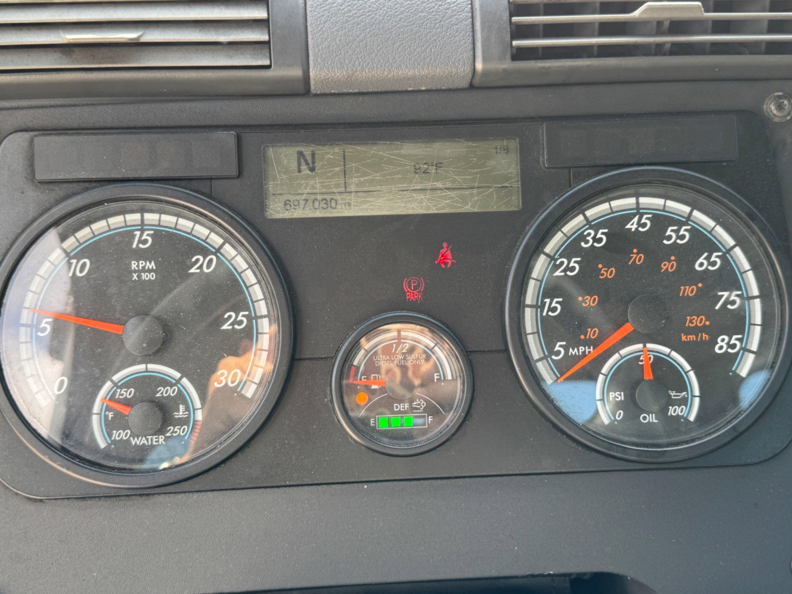 2019 FREIGHTLINER CASCADIA DAY CAB