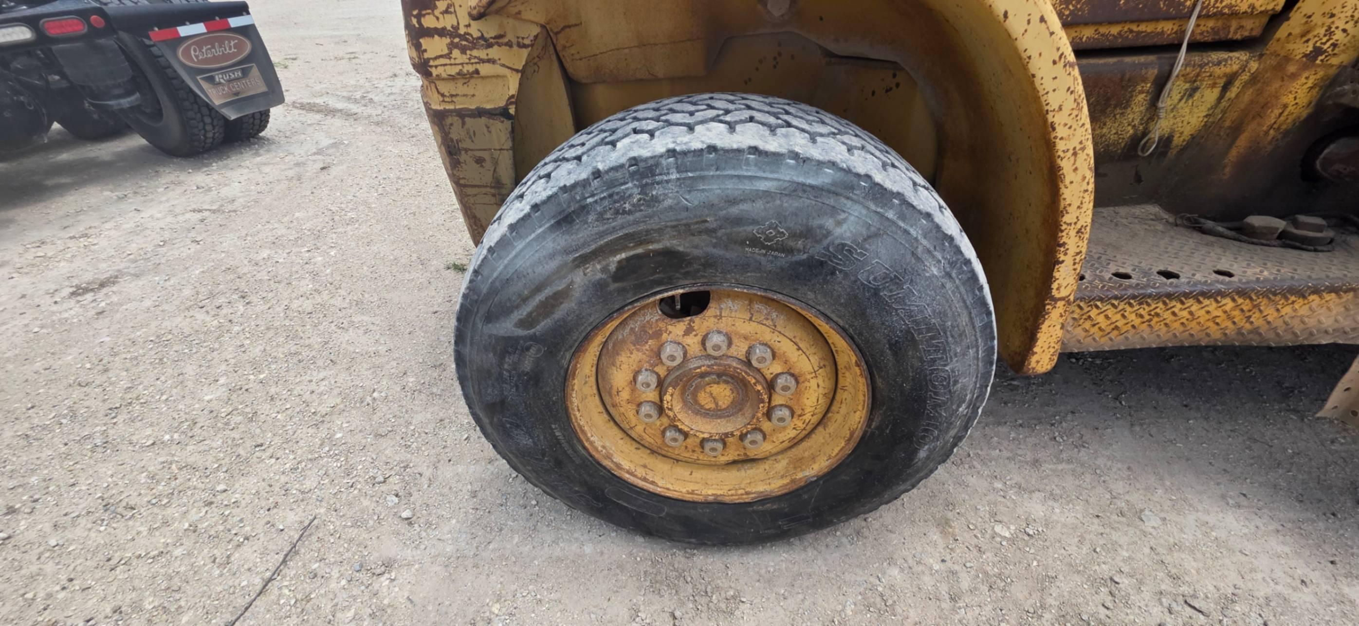 HYSTER P200B ROUGH TERRIAN FORKLIFT