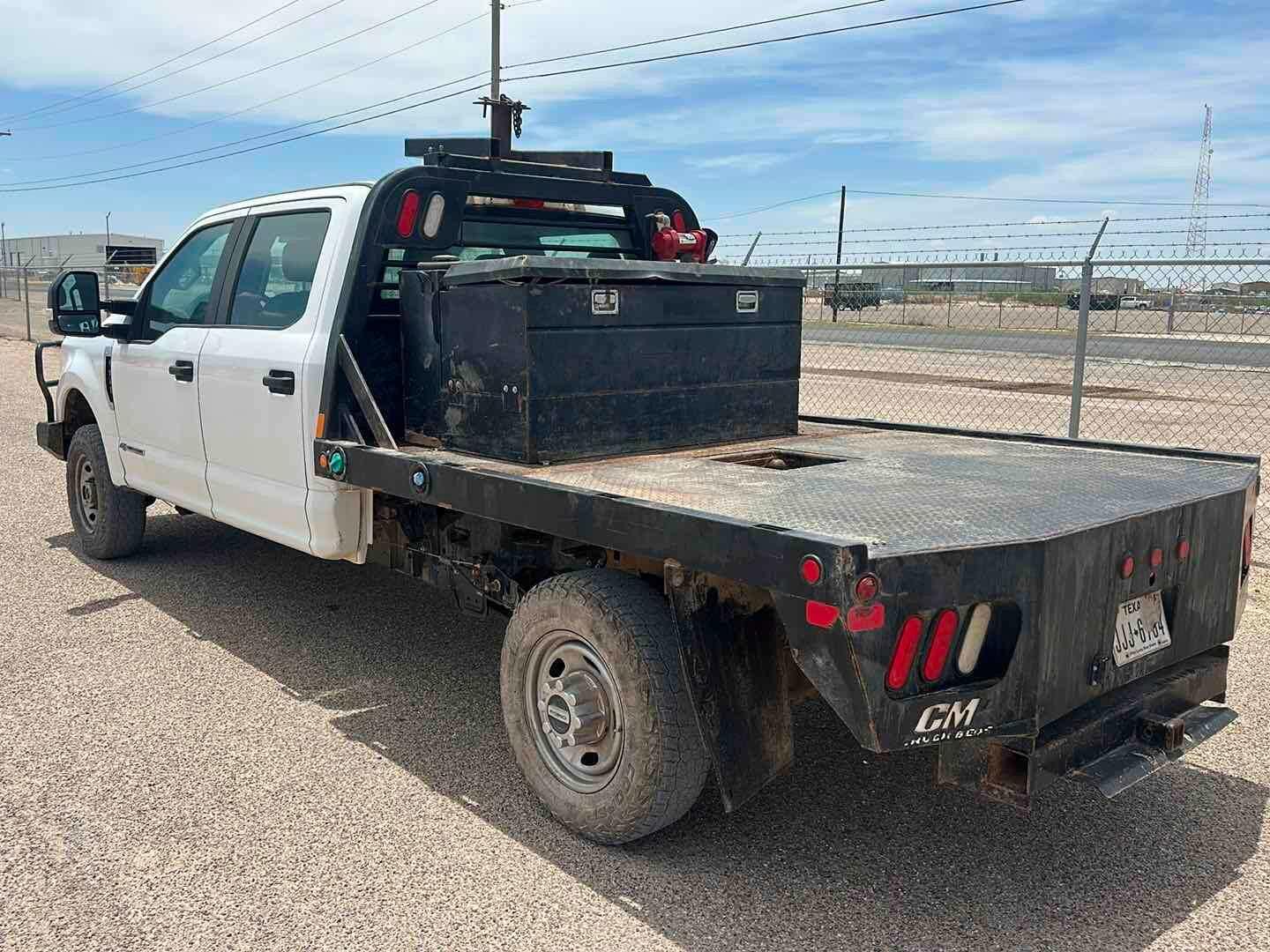 2017 FORD F-350 FLATBED