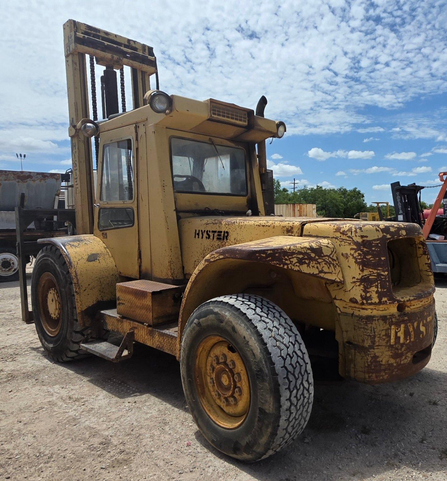 HYSTER P200B ROUGH TERRIAN FORKLIFT