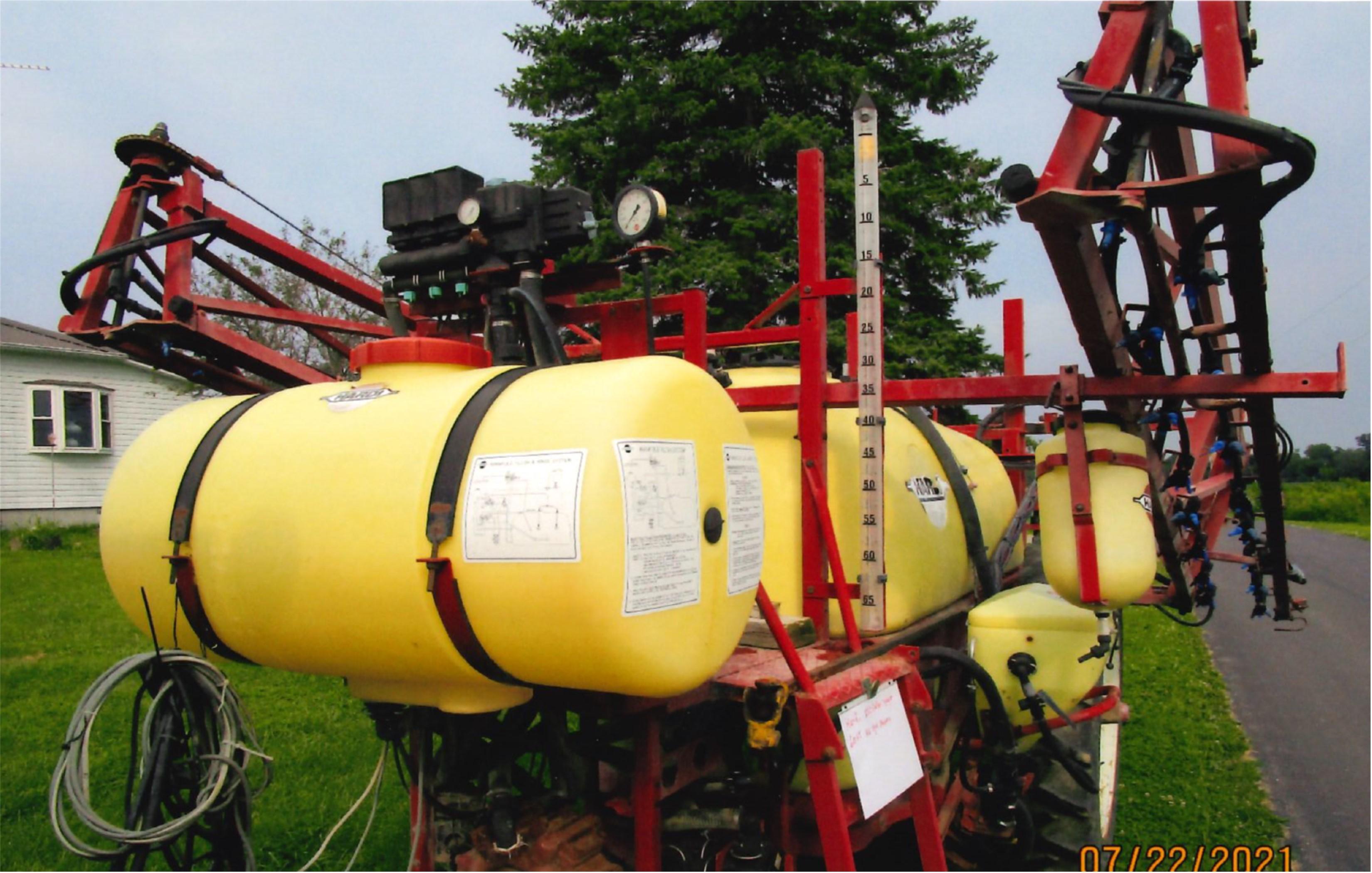 Hardi 650 Gallon Sprayer 60ft., All Hyd. Booms, Foam Markers