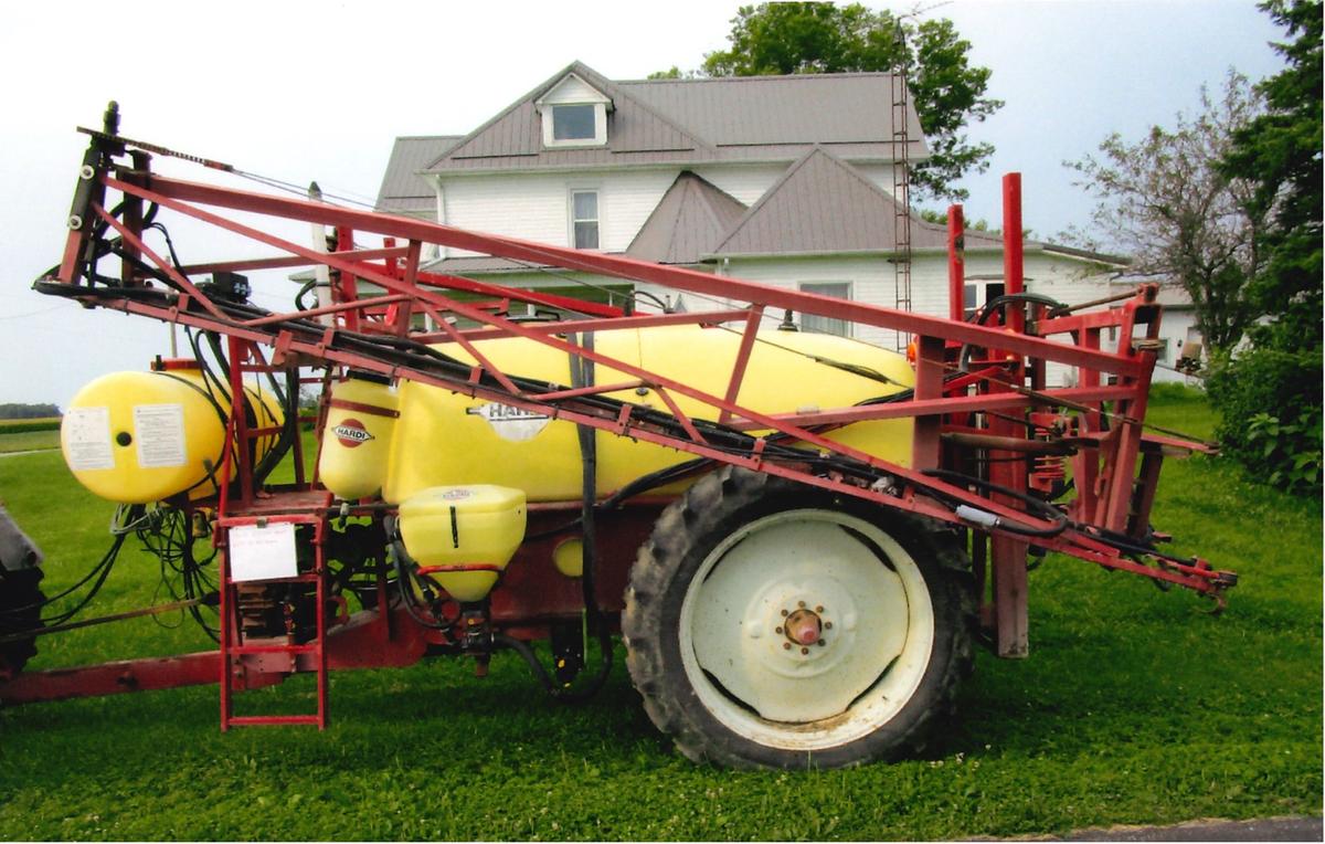 Hardi 650 Gallon Sprayer 60ft., All Hyd. Booms, Foam Markers