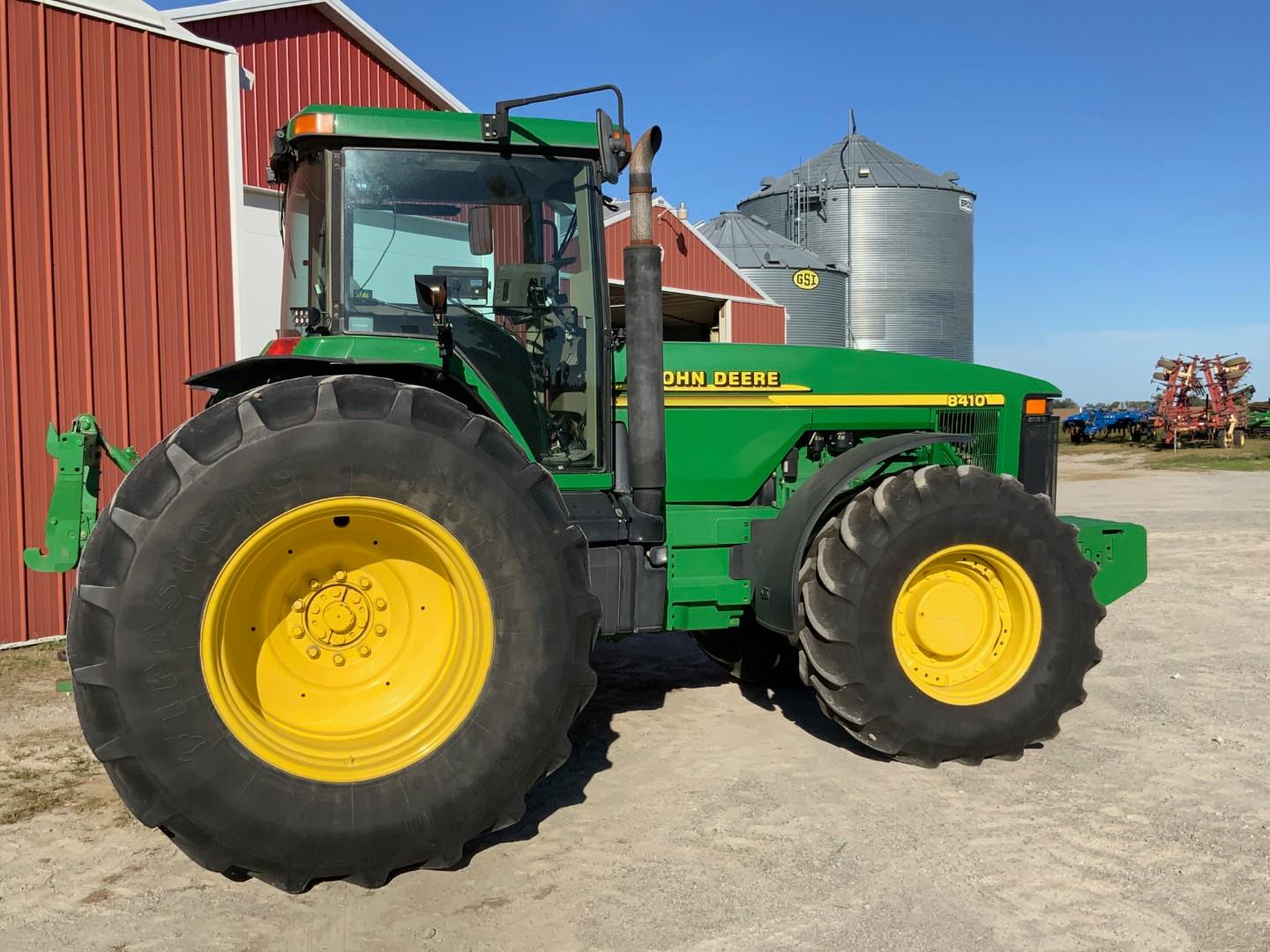 2000 John Deere 8410 MFWD Tractor