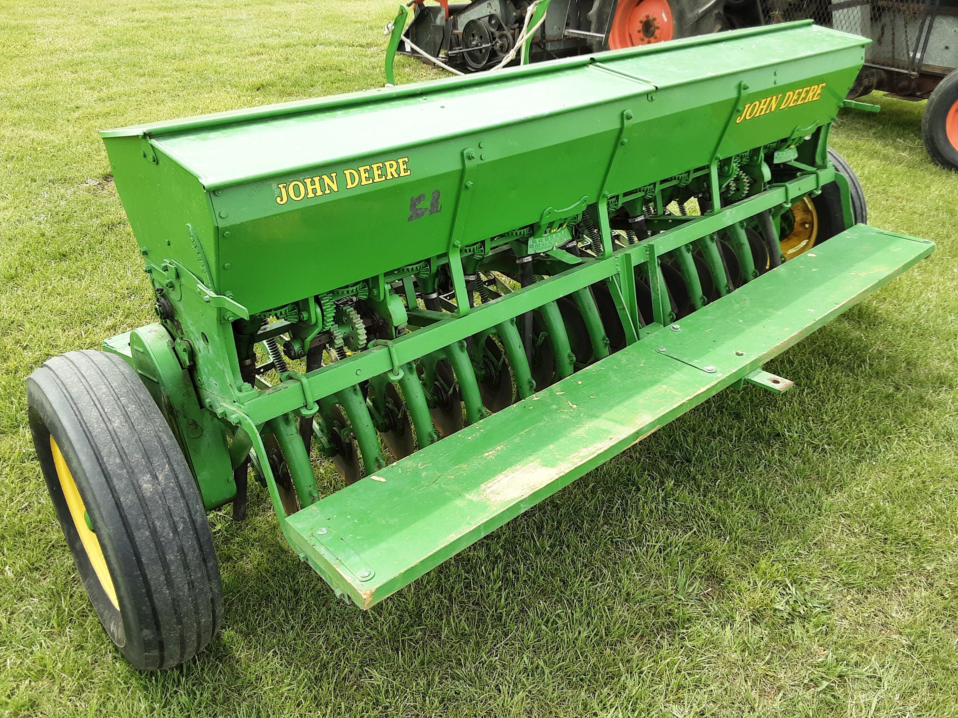 JD FBA (13-7") grain drill w/ dbl. box seeder