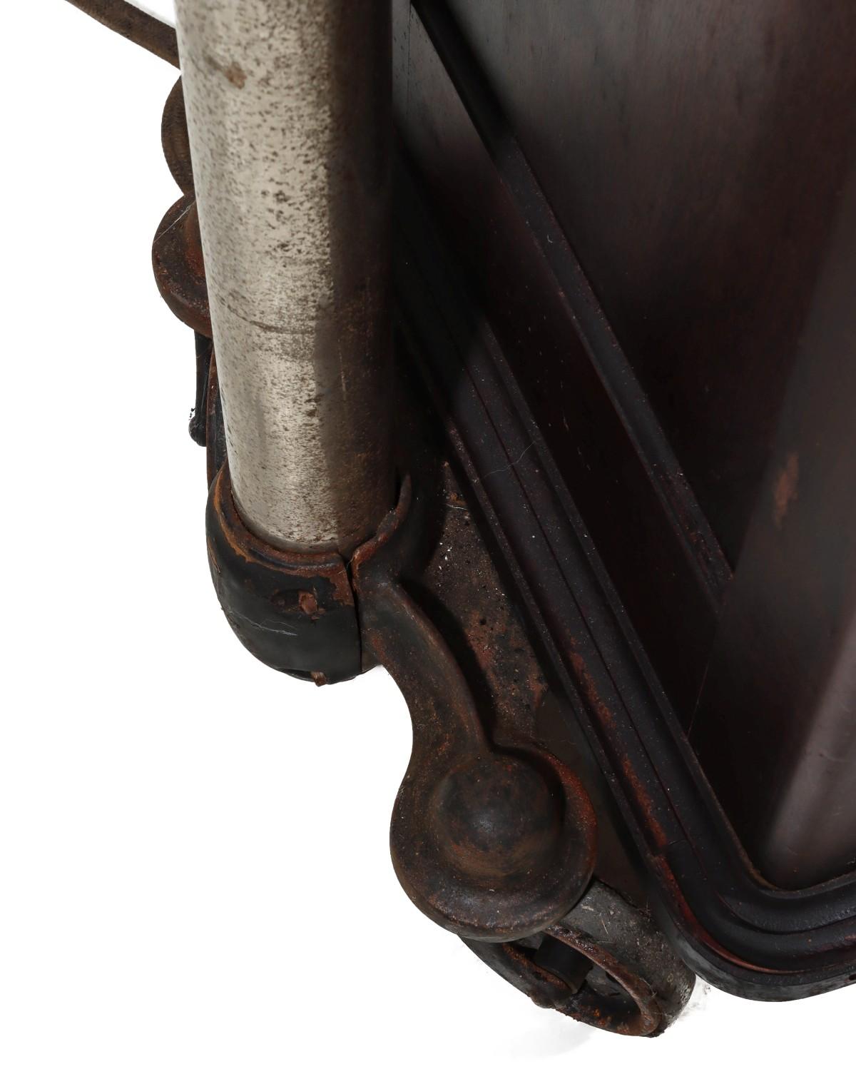 A VICTOR X-RAY MACHINE NO A 869 IN MAHOGANY CASE C 1920