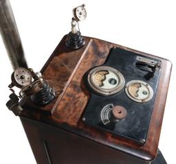 A VICTOR X-RAY MACHINE NO A 869 IN MAHOGANY CASE C 1920