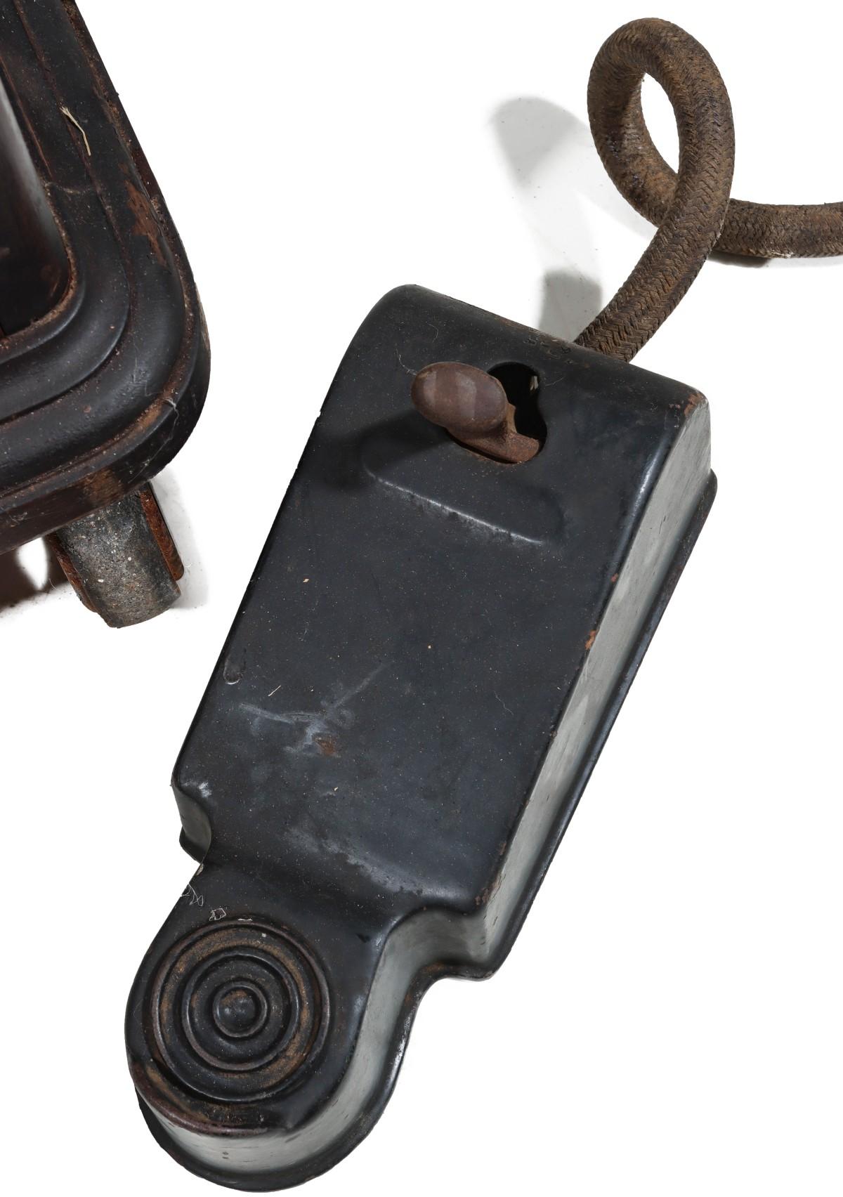 A VICTOR X-RAY MACHINE NO A 869 IN MAHOGANY CASE C 1920