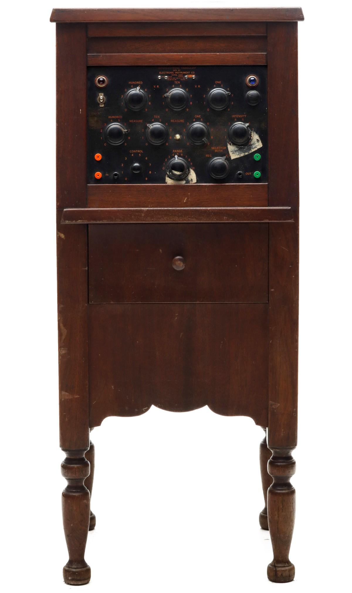 AN ABRAMS AUTO-ELECTRONIC RADIOCLAST 'MEDICAL' DEVICE