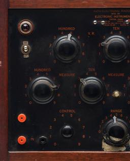 AN ABRAMS AUTO-ELECTRONIC RADIOCLAST 'MEDICAL' DEVICE