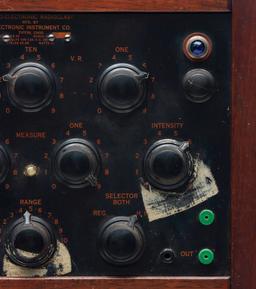 AN ABRAMS AUTO-ELECTRONIC RADIOCLAST 'MEDICAL' DEVICE