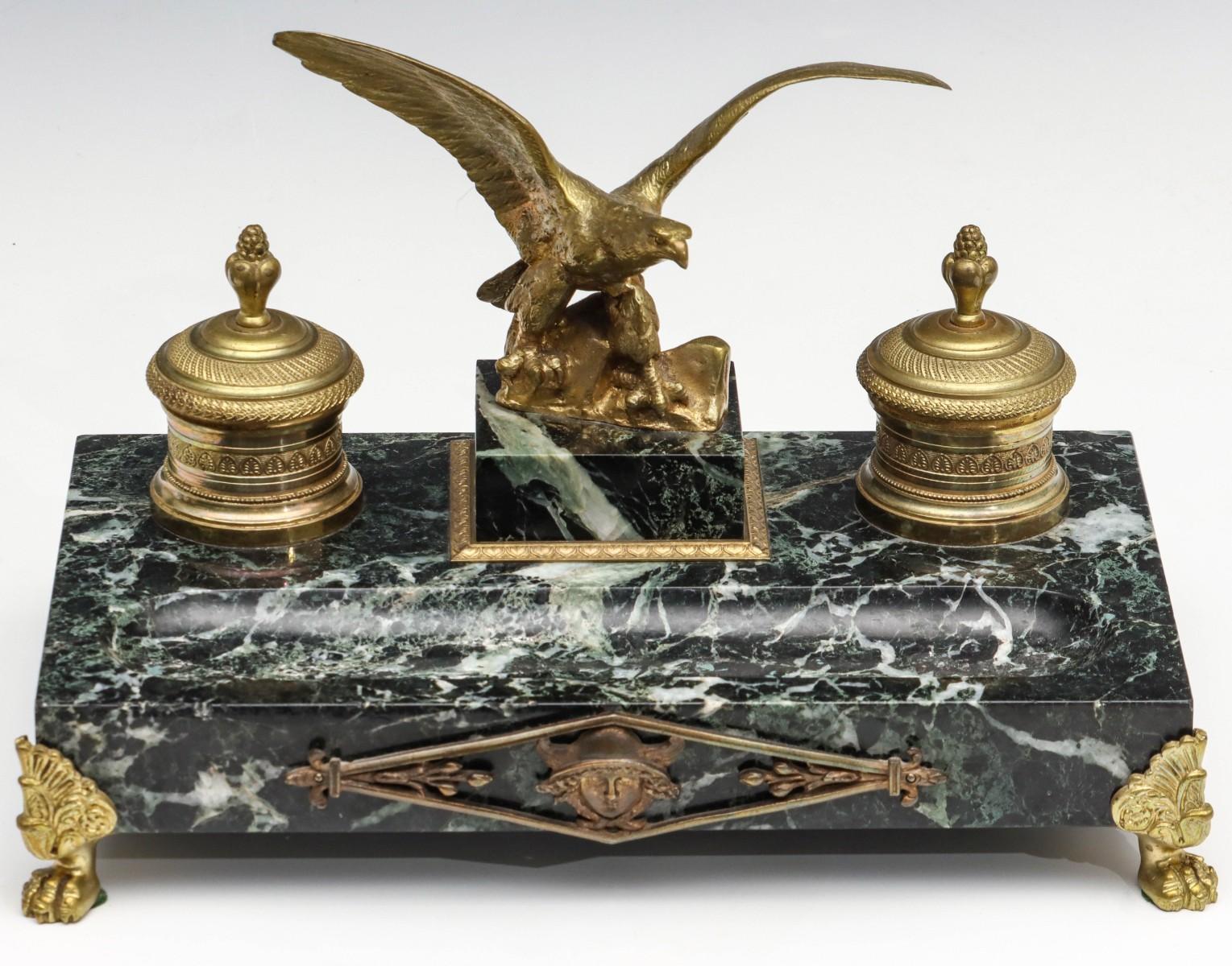 AN EARLY 20TH C. FRENCH EMPIRE STYLE INKWELL WITH EAGLE