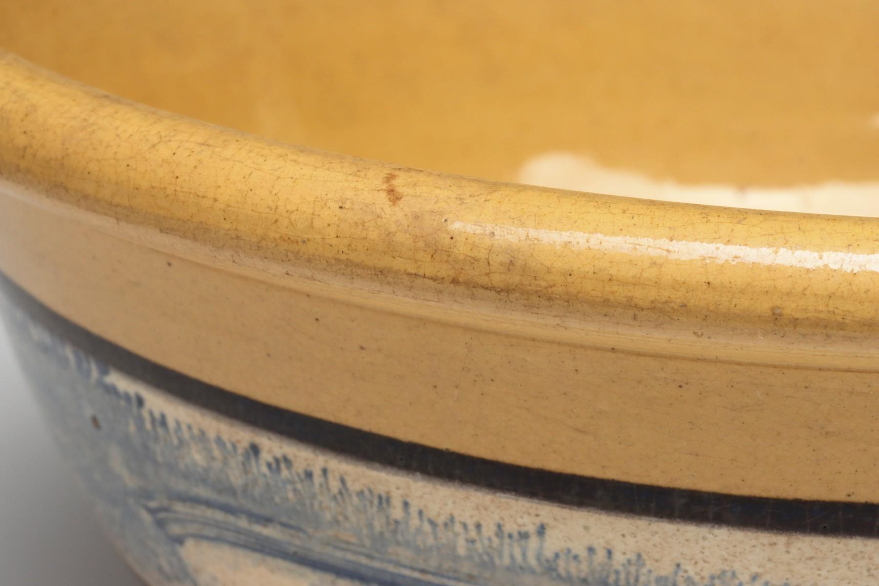 MOCHAWARE PEPPER POT AND YELLOW WARE BOWL WITH SEAWEED