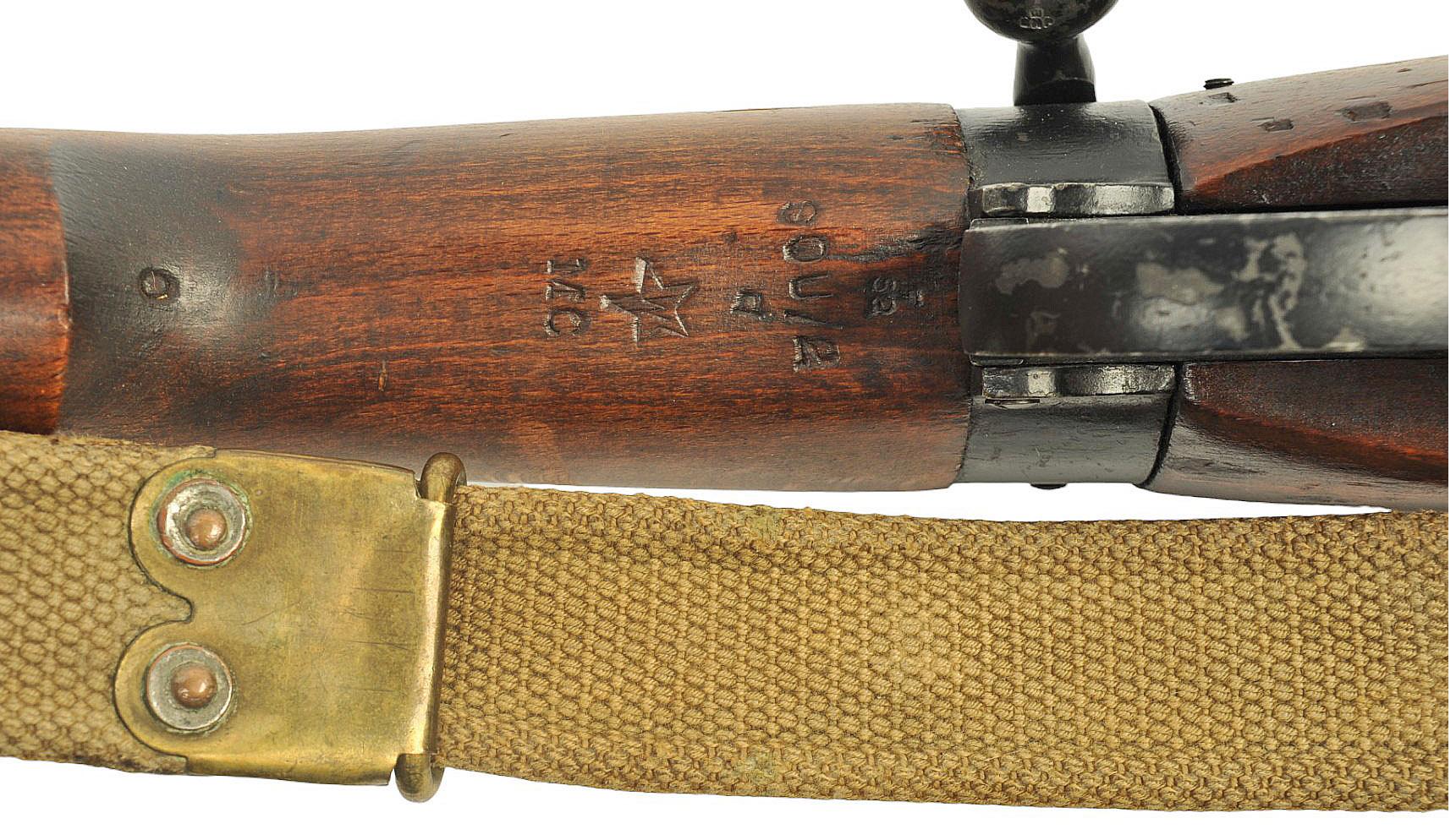 British No 4 Mk 1/2 (F) .303 Bolt-action Rifle FFL Required: EC29039A (DIM1)
