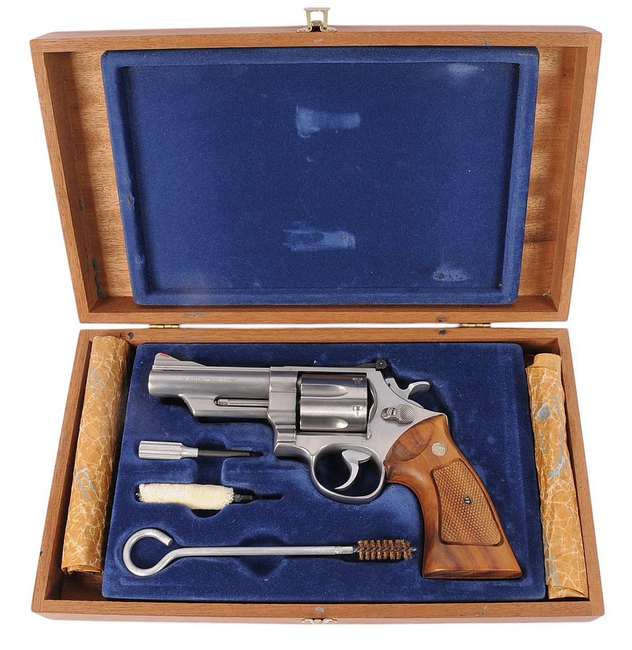 Smith & Wesson Model 629 Stainless Steel 44. Mag Double-Action Revolver FFL Req:N874636 (W2R1)