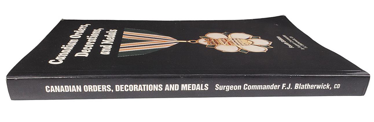 Group Lot of 8 Militaria and Surplus Weapon Educational Books (A)