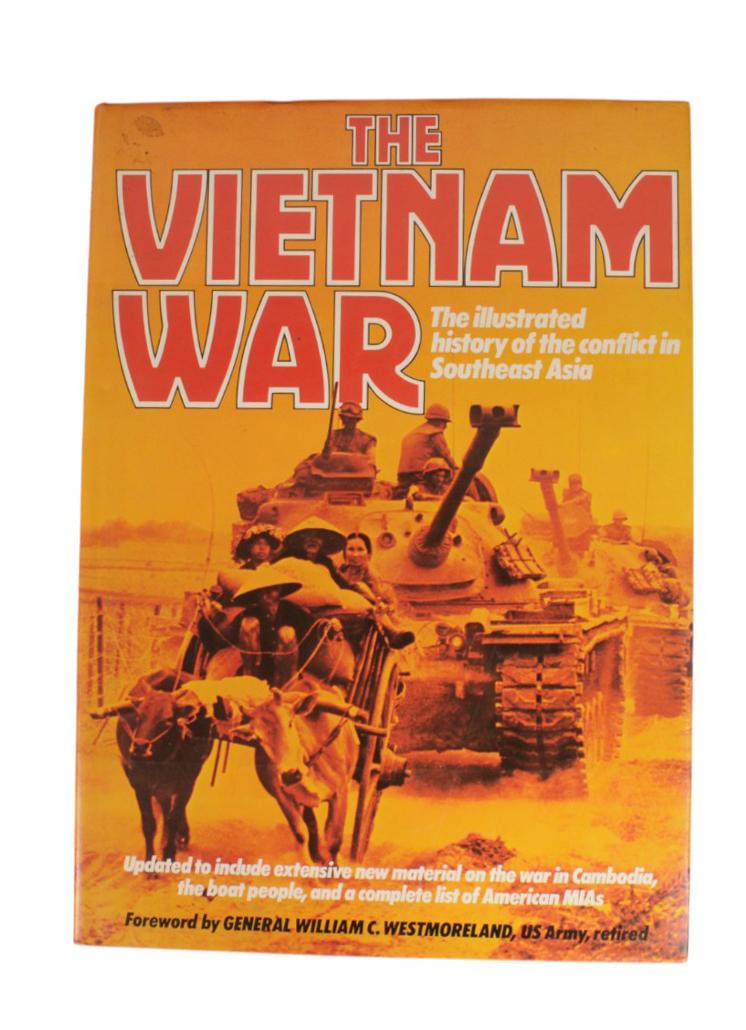 Group Lot of 8 Militaria and Surplus Weapon Educational Books (A)