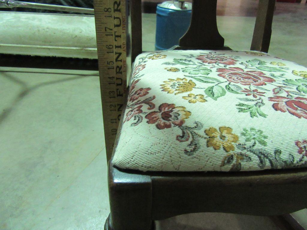 ROCKING CHAIR