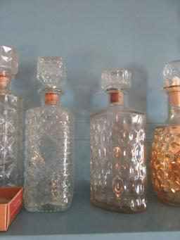 GLASS DECANTERS WITH EXTRA STOPPERS