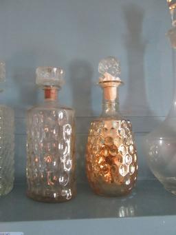 GLASS DECANTERS WITH EXTRA STOPPERS